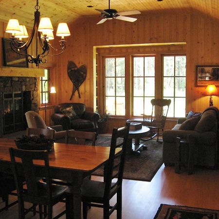 بيند Lake Creek Lodge المظهر الخارجي الصورة