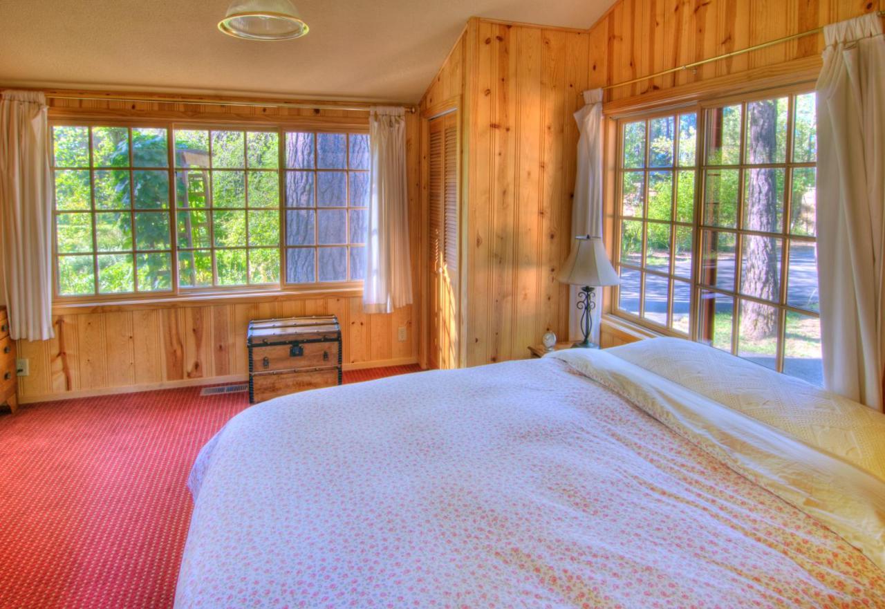 بيند Lake Creek Lodge المظهر الخارجي الصورة