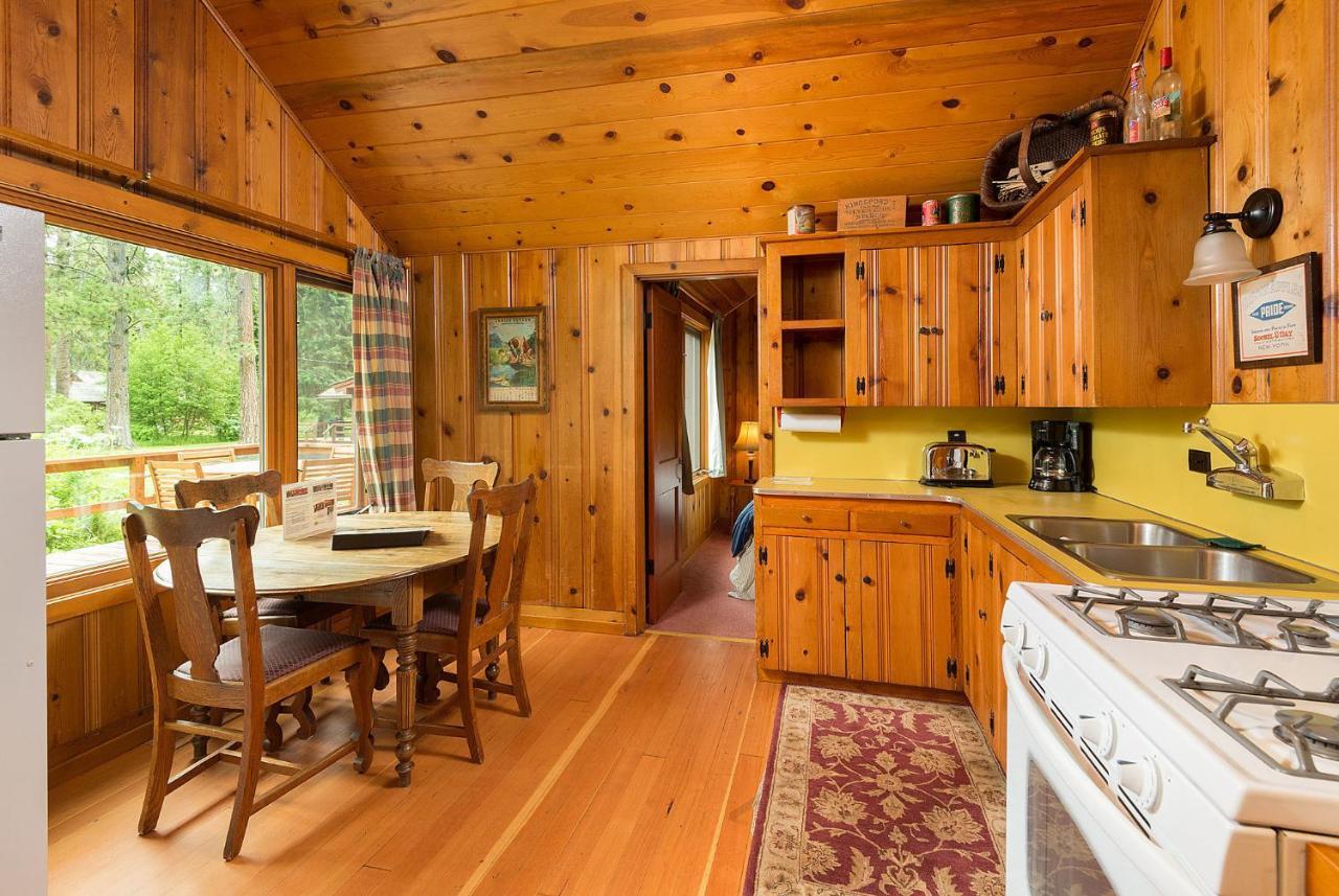 بيند Lake Creek Lodge المظهر الخارجي الصورة