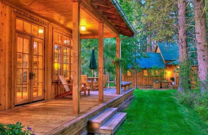 بيند Lake Creek Lodge المظهر الخارجي الصورة