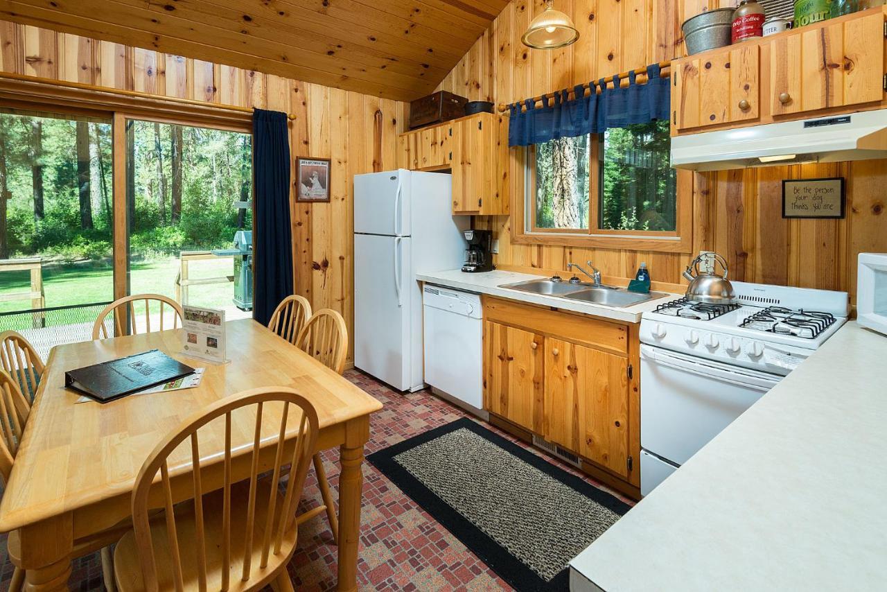 بيند Lake Creek Lodge المظهر الخارجي الصورة