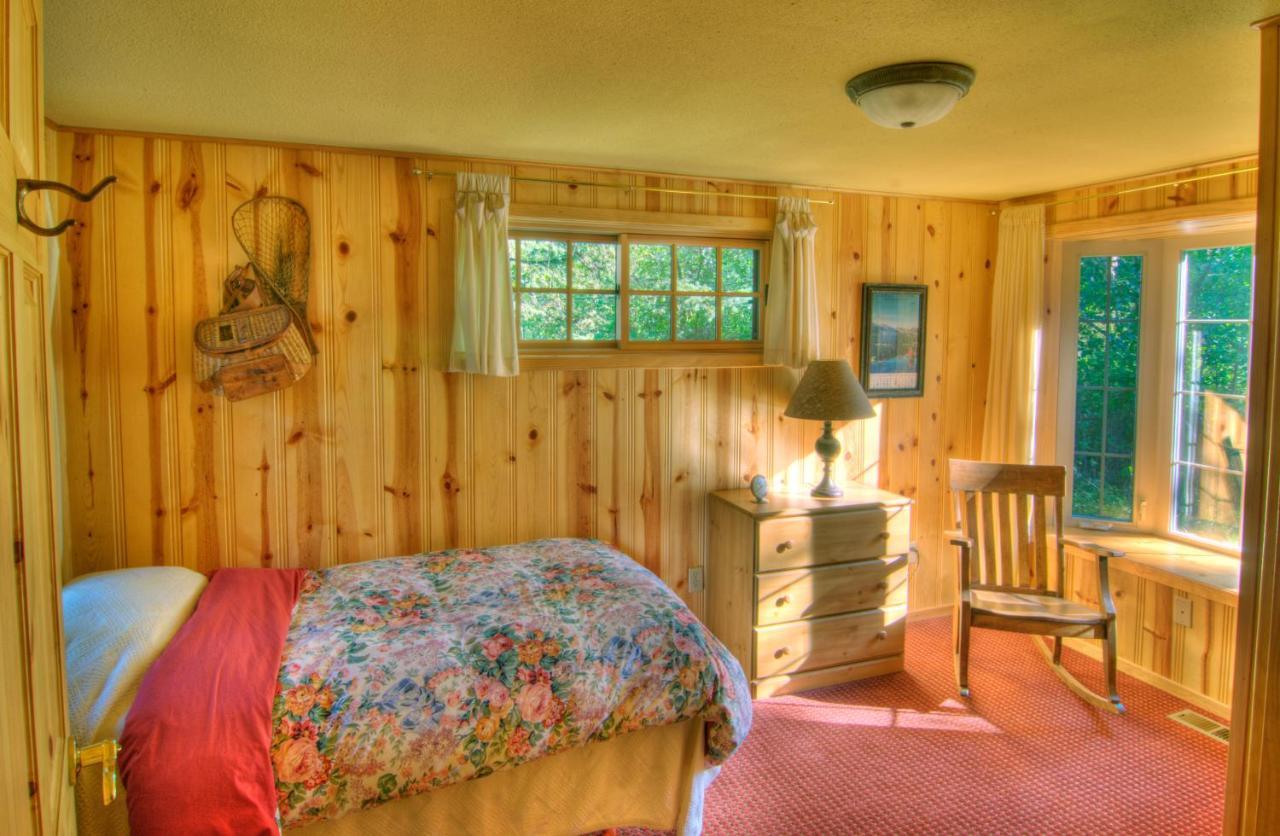 بيند Lake Creek Lodge المظهر الخارجي الصورة