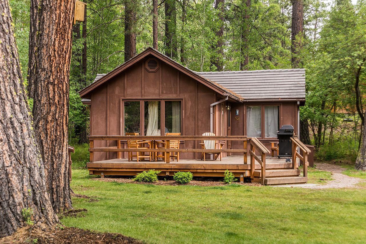 بيند Lake Creek Lodge المظهر الخارجي الصورة