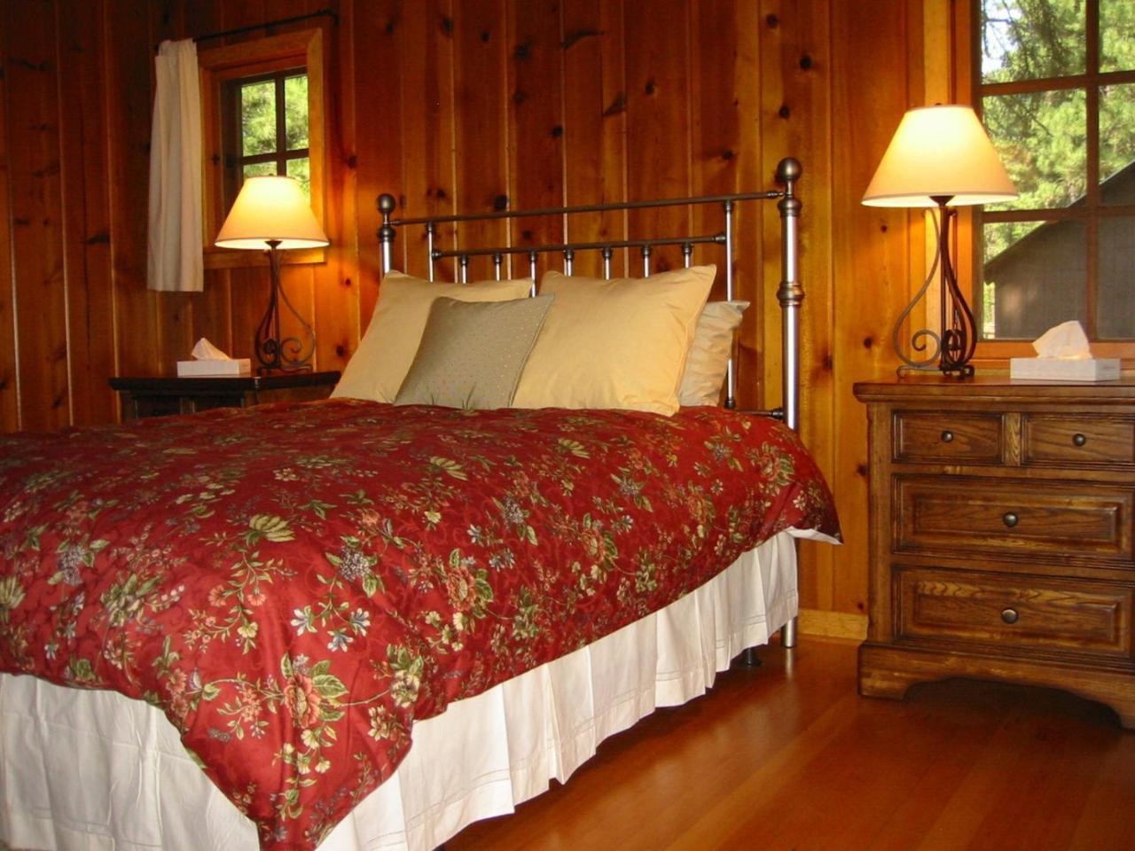 بيند Lake Creek Lodge المظهر الخارجي الصورة