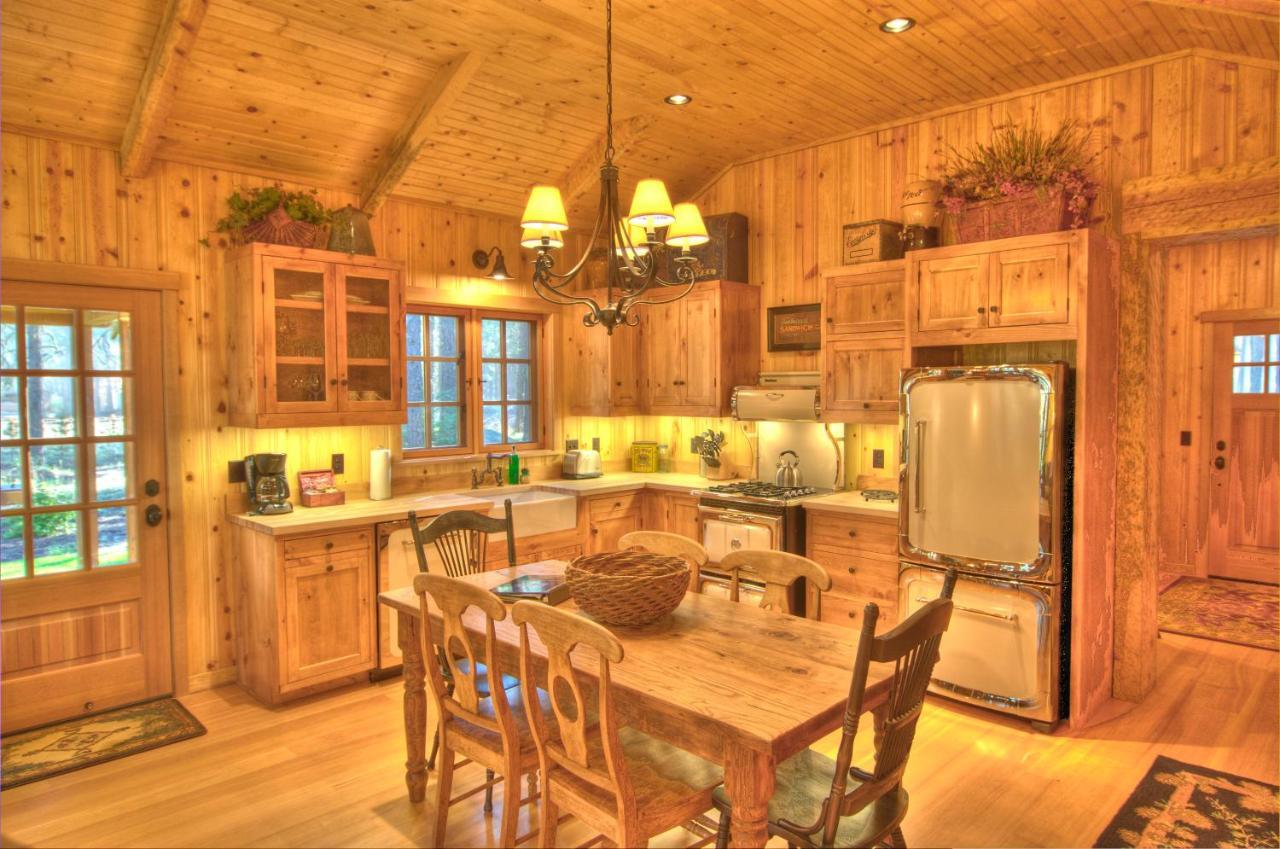 بيند Lake Creek Lodge المظهر الخارجي الصورة