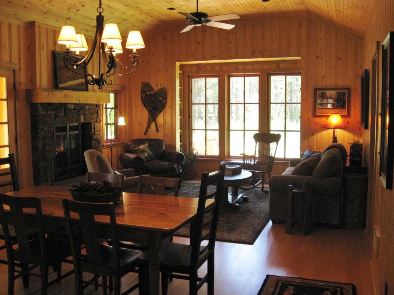 بيند Lake Creek Lodge المظهر الخارجي الصورة